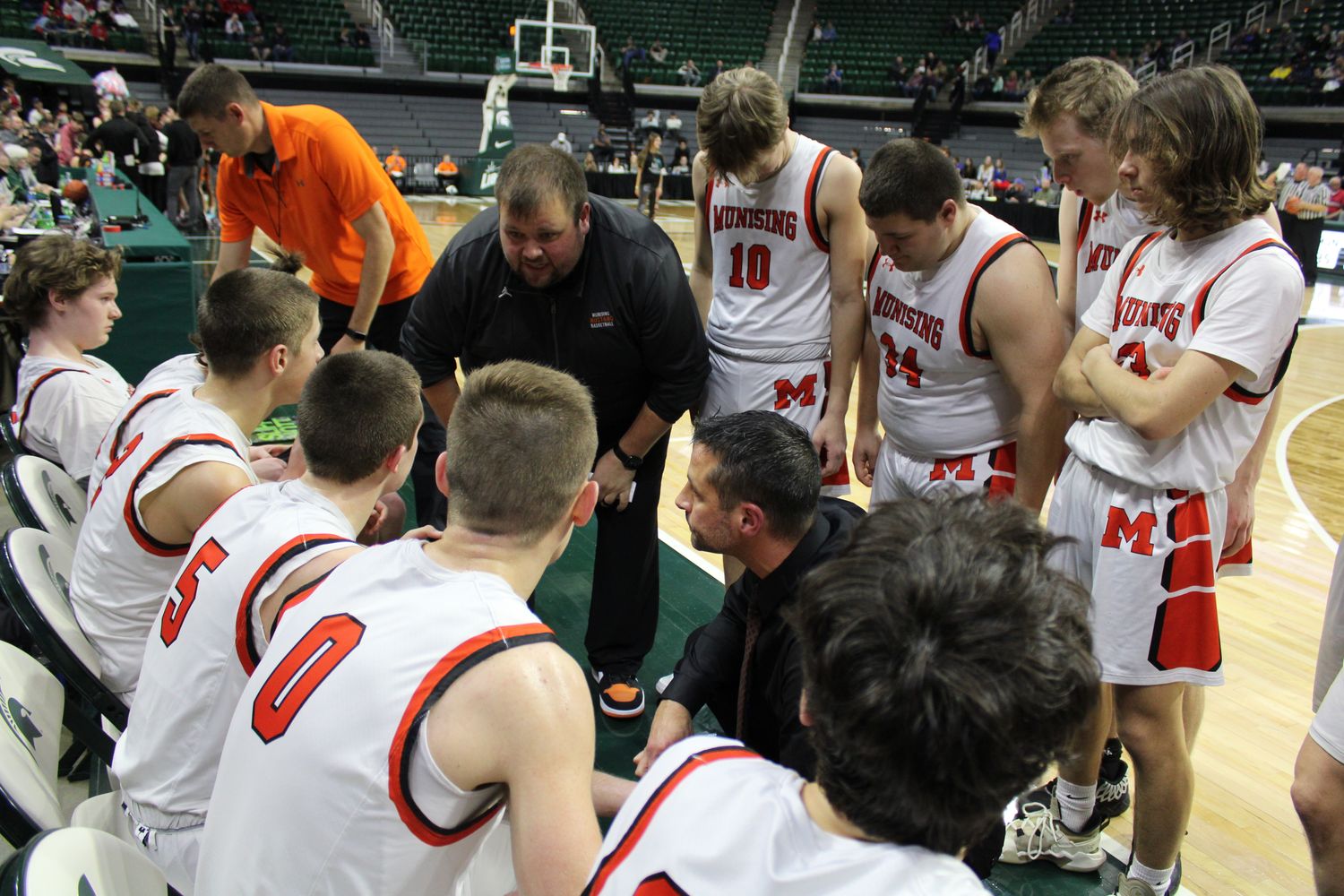 Munising Mustangs in D4 final March23-23 Antonio Cooper